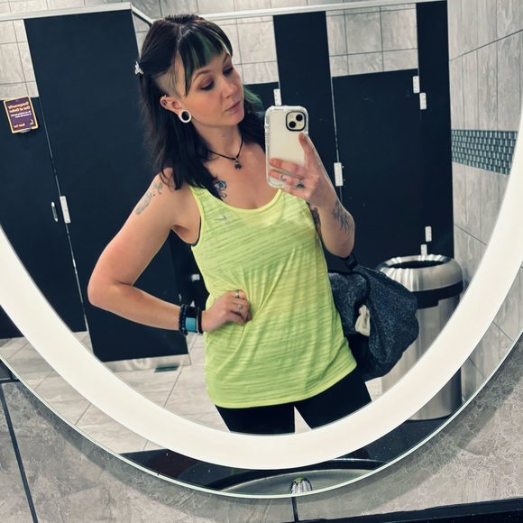 Meet your Posher, Cristin - Picture 2 of 3